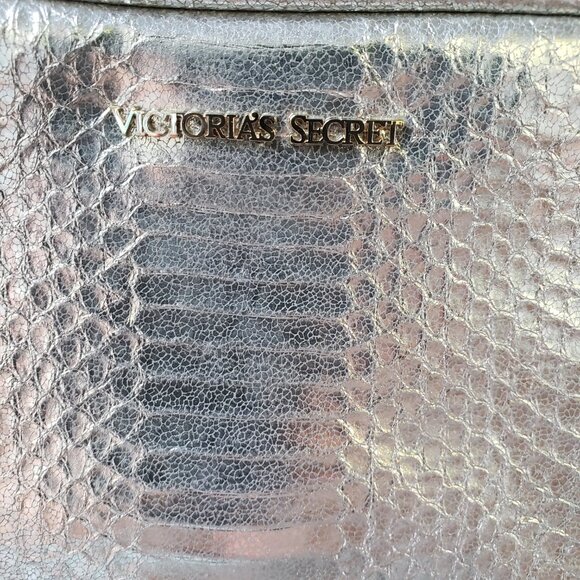 BNWT Victoria's Secret Fashion Show Silver Faux Snakeskin Chain Tassel (OS) - Picture 3 of 8